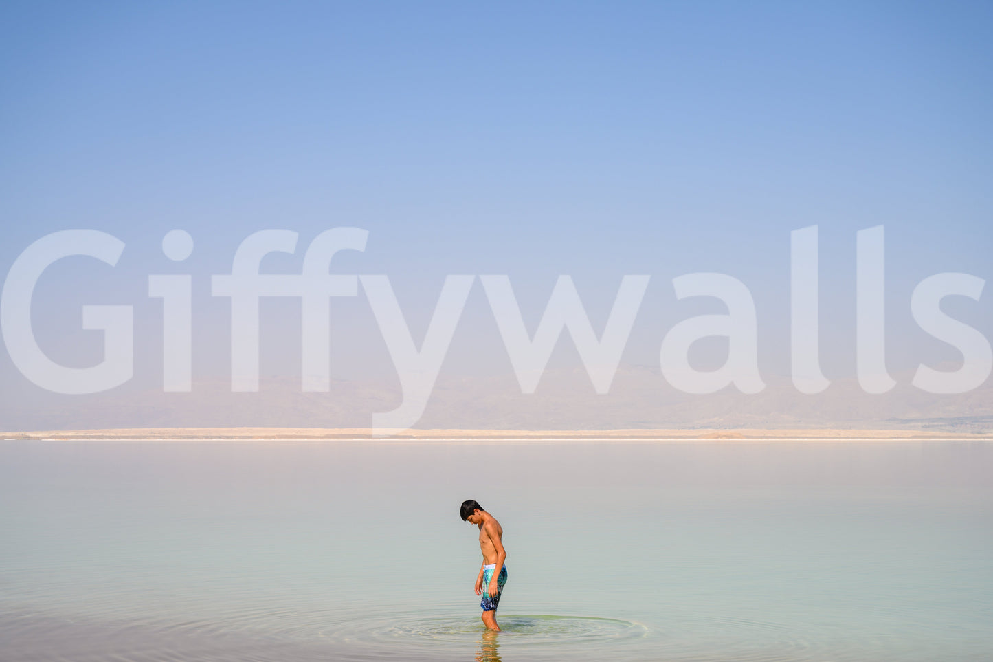 A detail of the warm tones in the salt and sky.