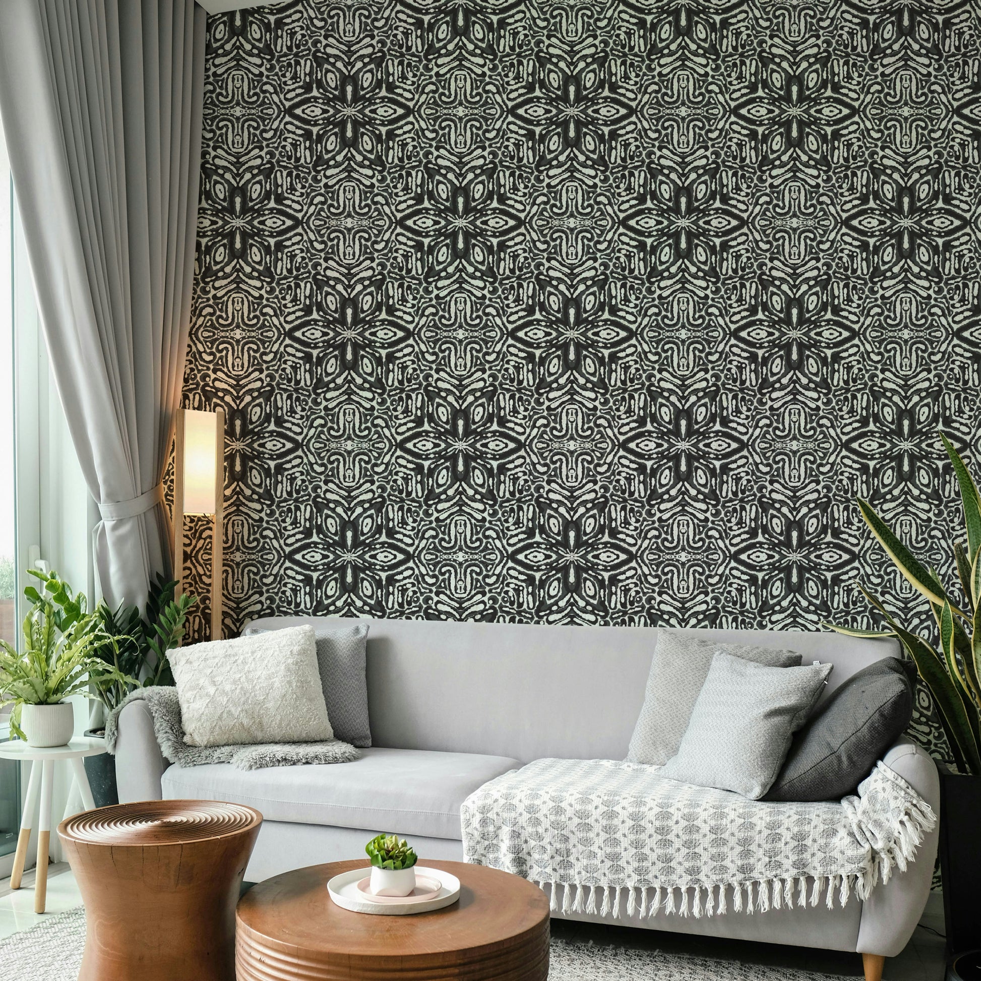 Floral tile wallpaper in black

