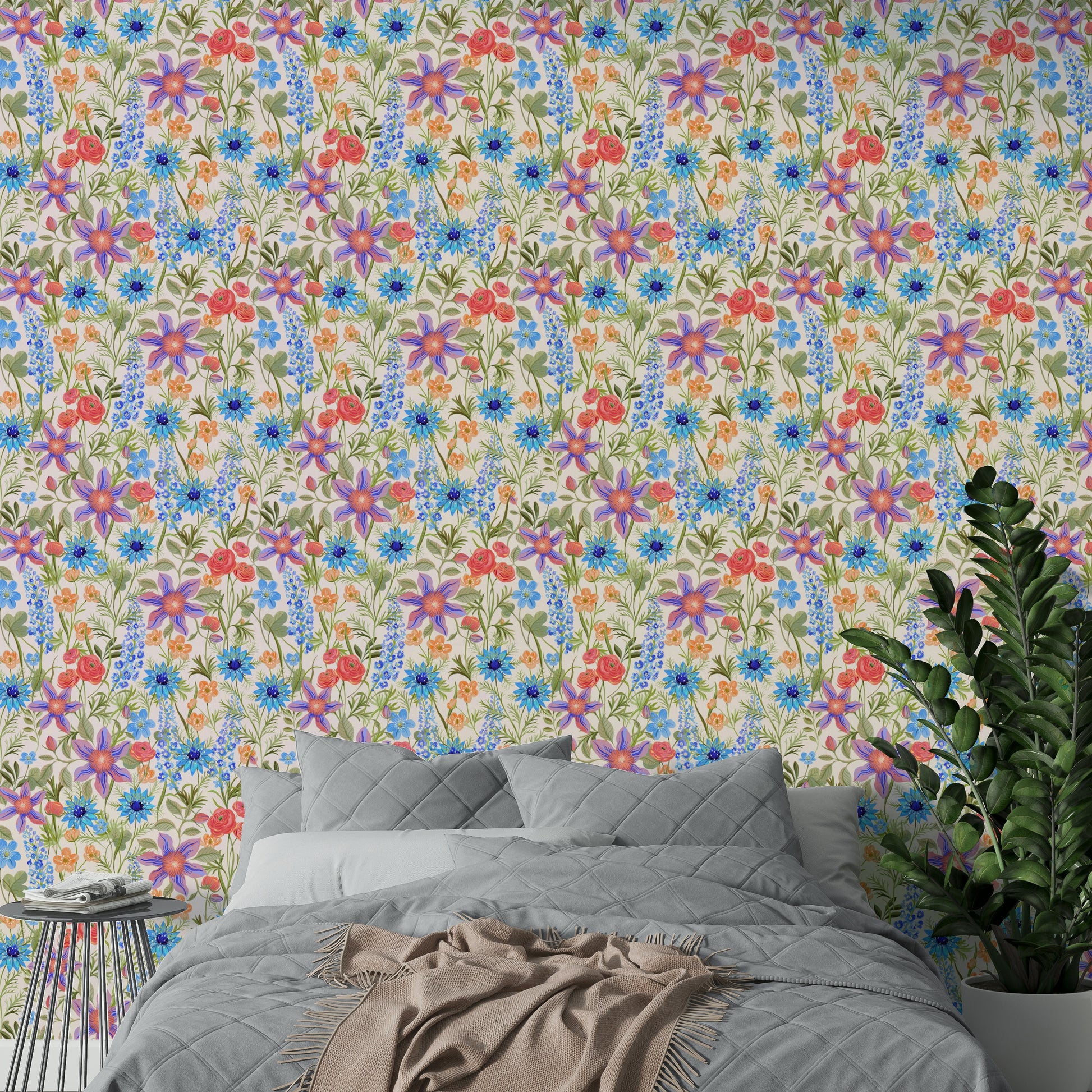 Offwhite wallpaper with bold retro florals


