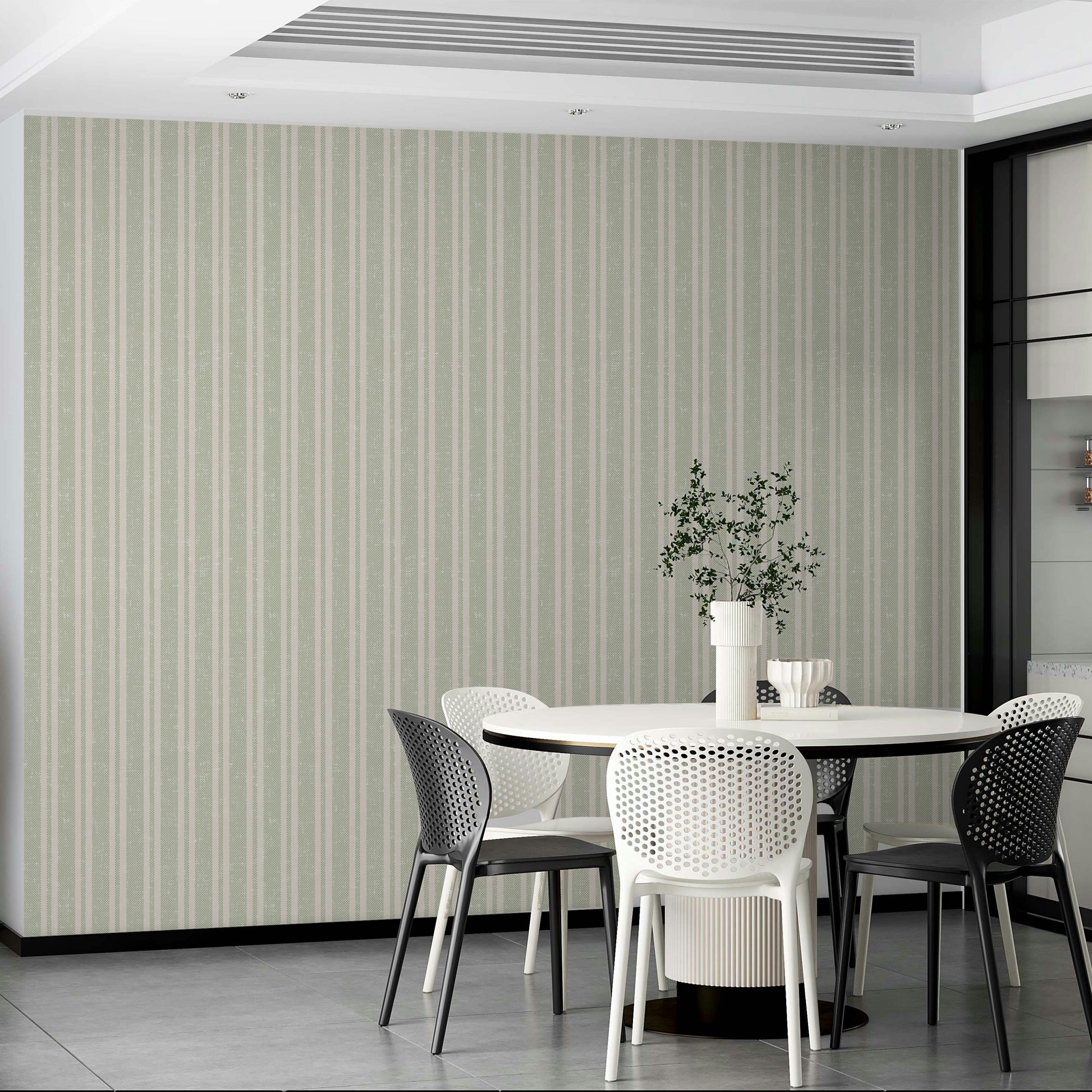 Outdoor-style wallpaper in green and white


