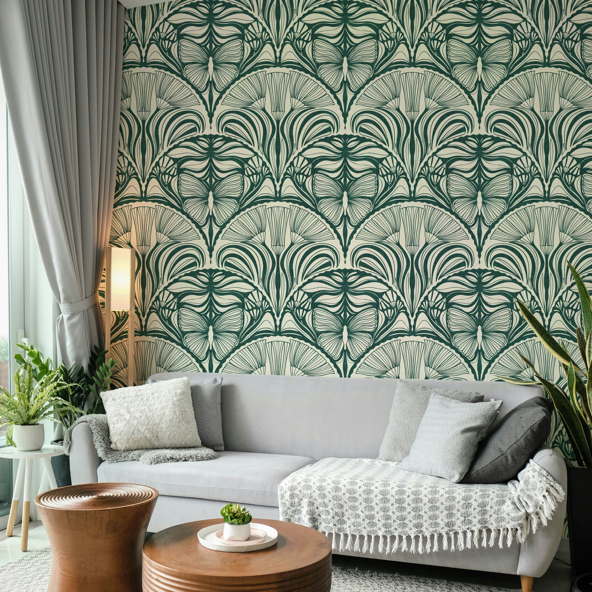 Metallic fan pattern wallpaper with vintage glamour


