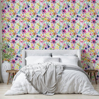 Nature-inspired wallpaper with fresh summer blooms

