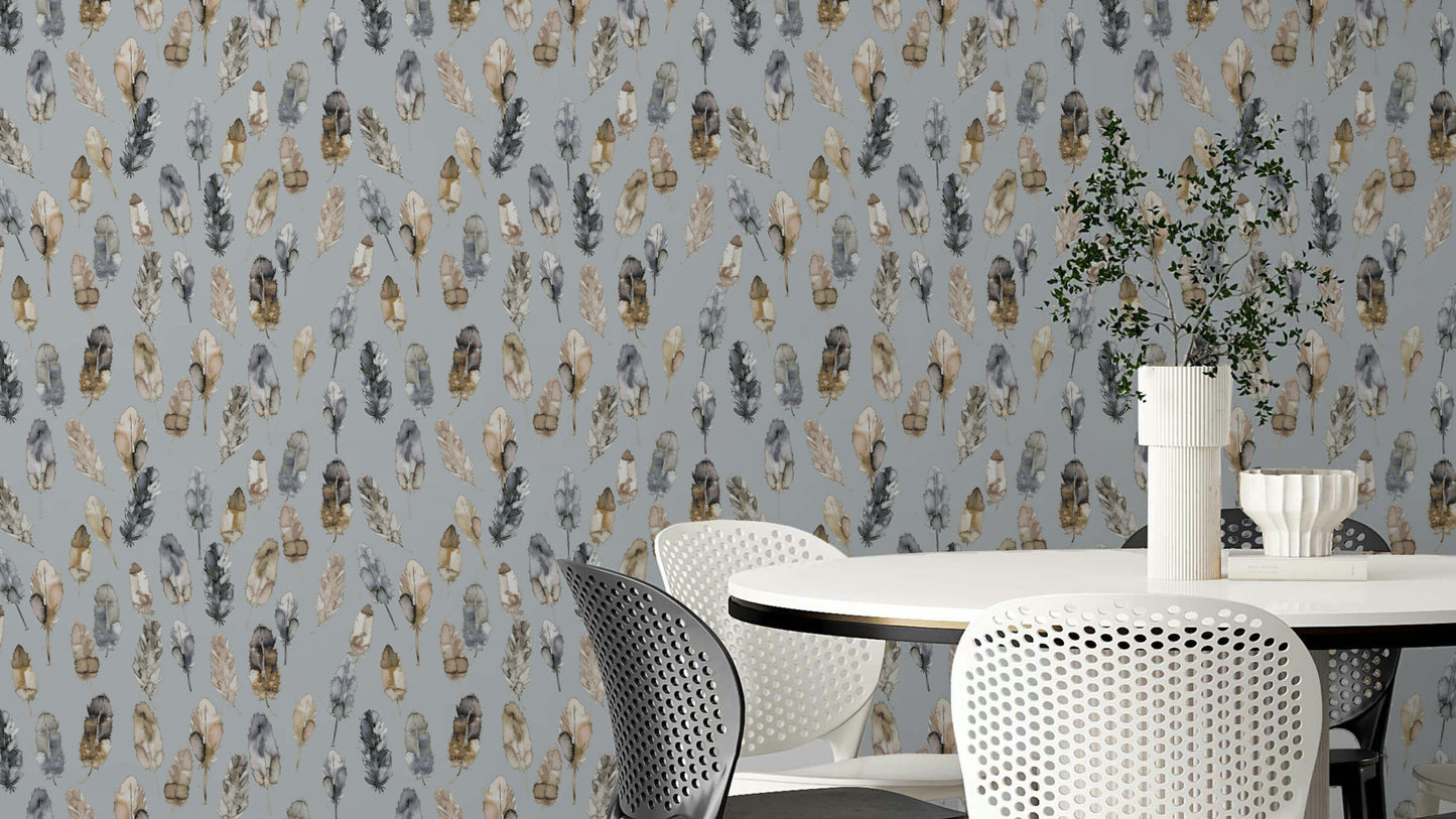 Boho-style feather wallpaper in gold and silver

