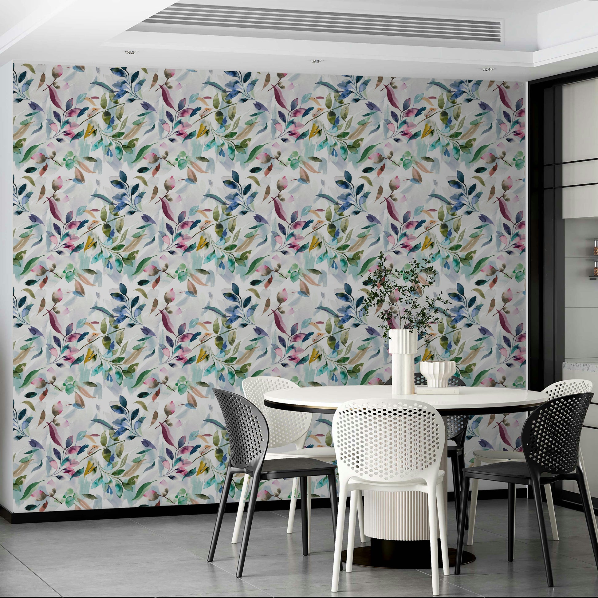 Elegant botanical wallpaper with leaf motifs

