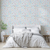 Vintage-inspired ditsy floral wall covering


