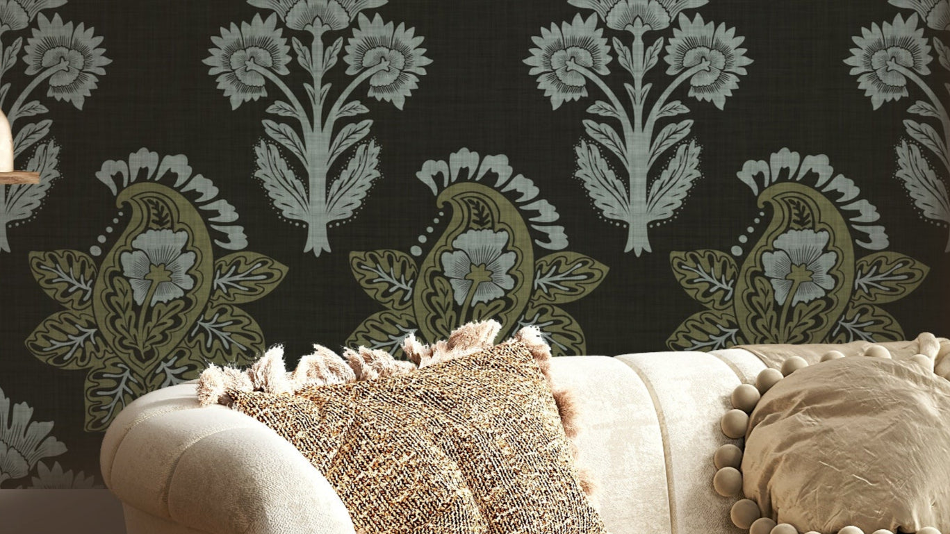 Moody leaf wallpaper in nightshade tones

