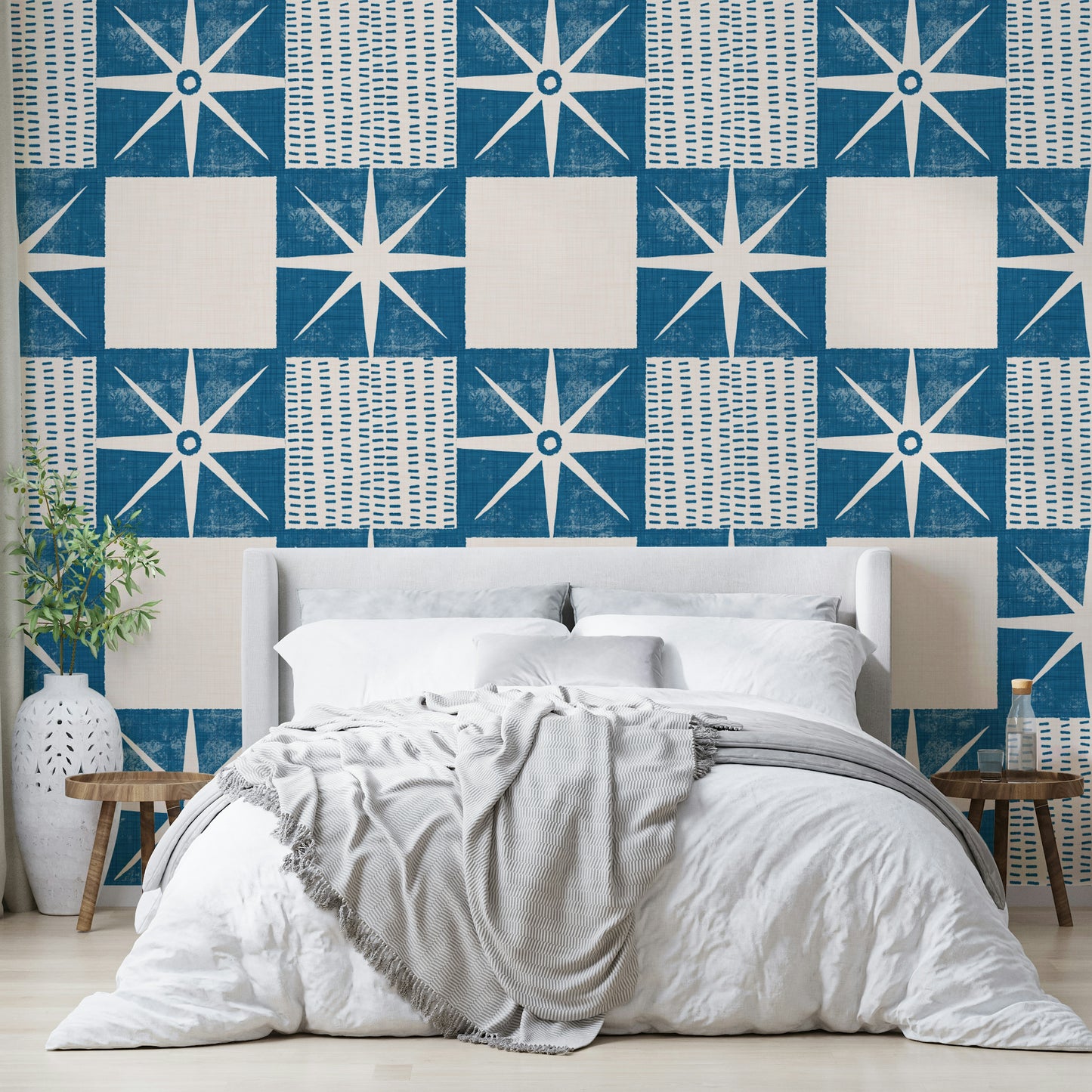Vintage-inspired starburst quilt block wallpaper motif

