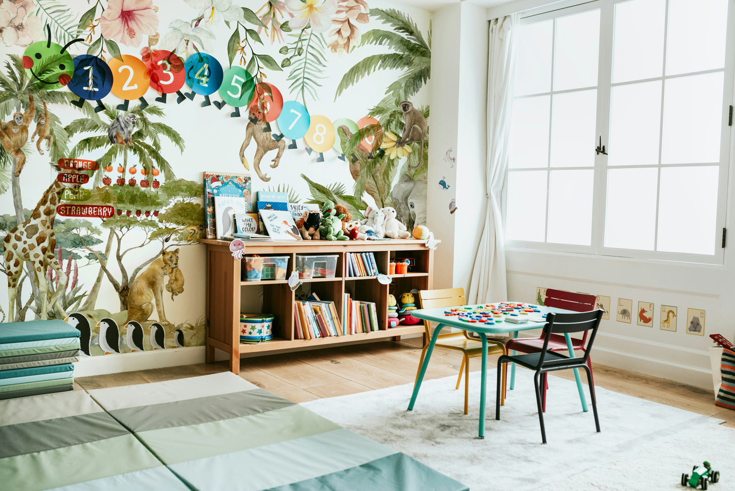 Delicate animal wallpaper design

