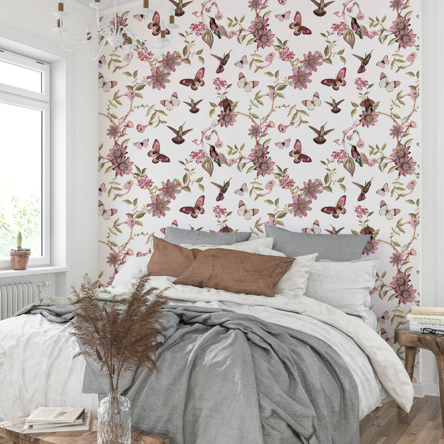 Enchanted wallpaper with richly illustrated flora and fauna.

