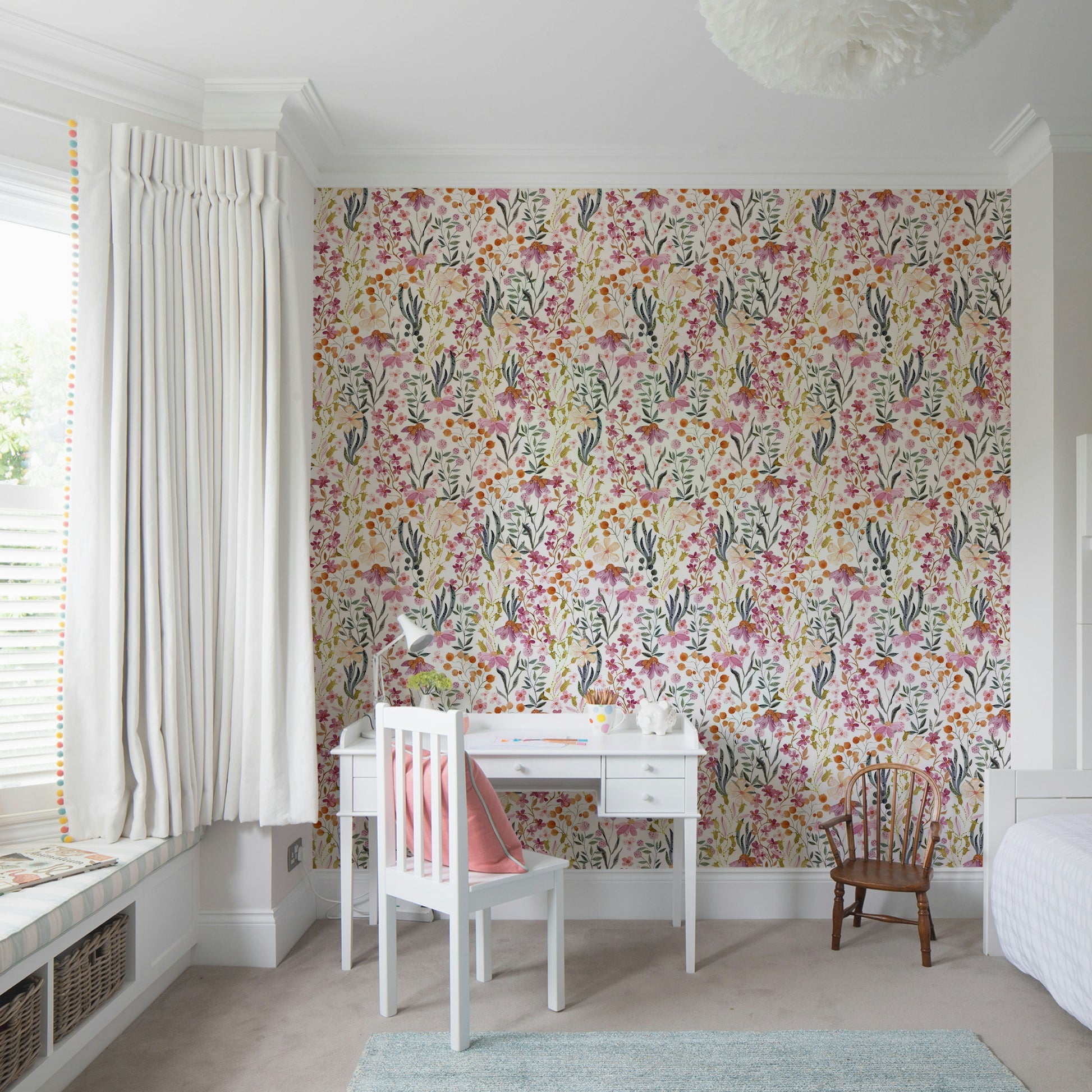 Blossoming mural wallpaper in airy pastel tones

