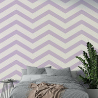 Light lilac zigzag wallpaper perfect for modern interiors.

