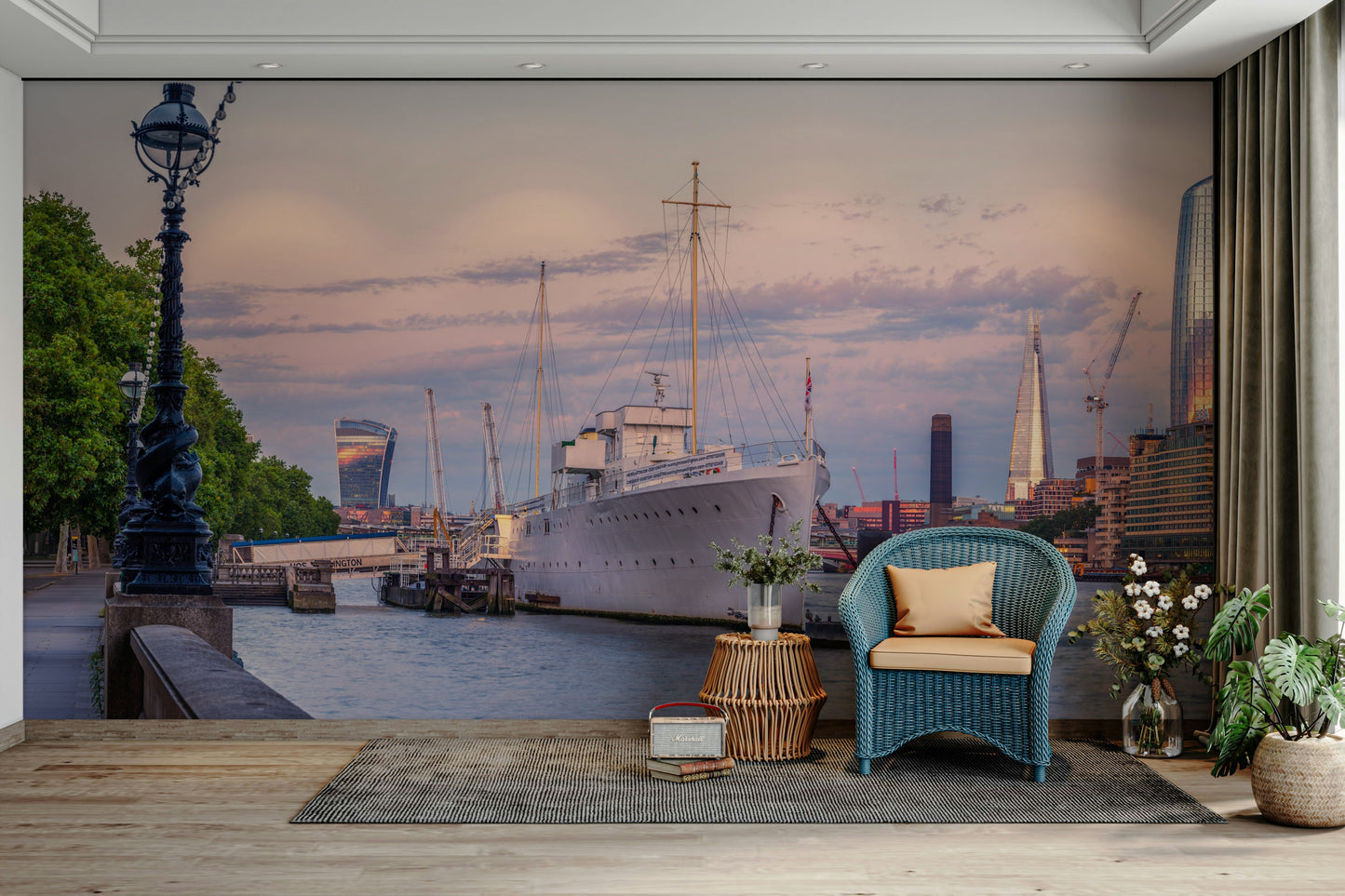 Mural wallpaper of London skyline

