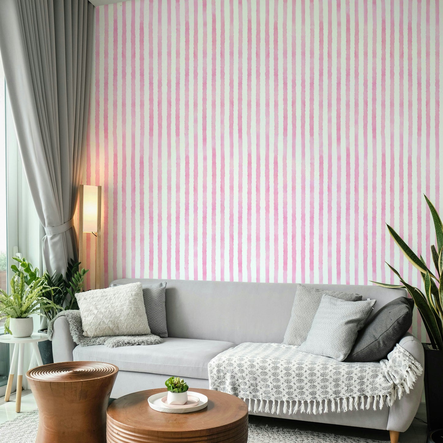 Organic hand-drawn stripe wallpaper
