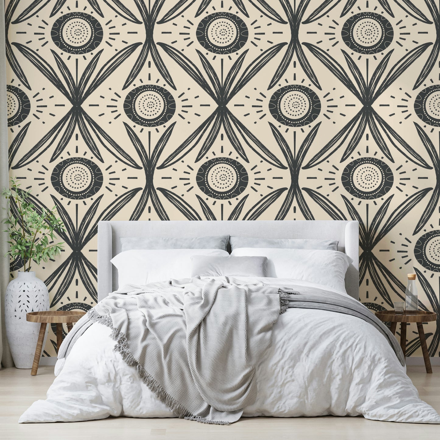 Retro floral wallpaper in bold contrast
