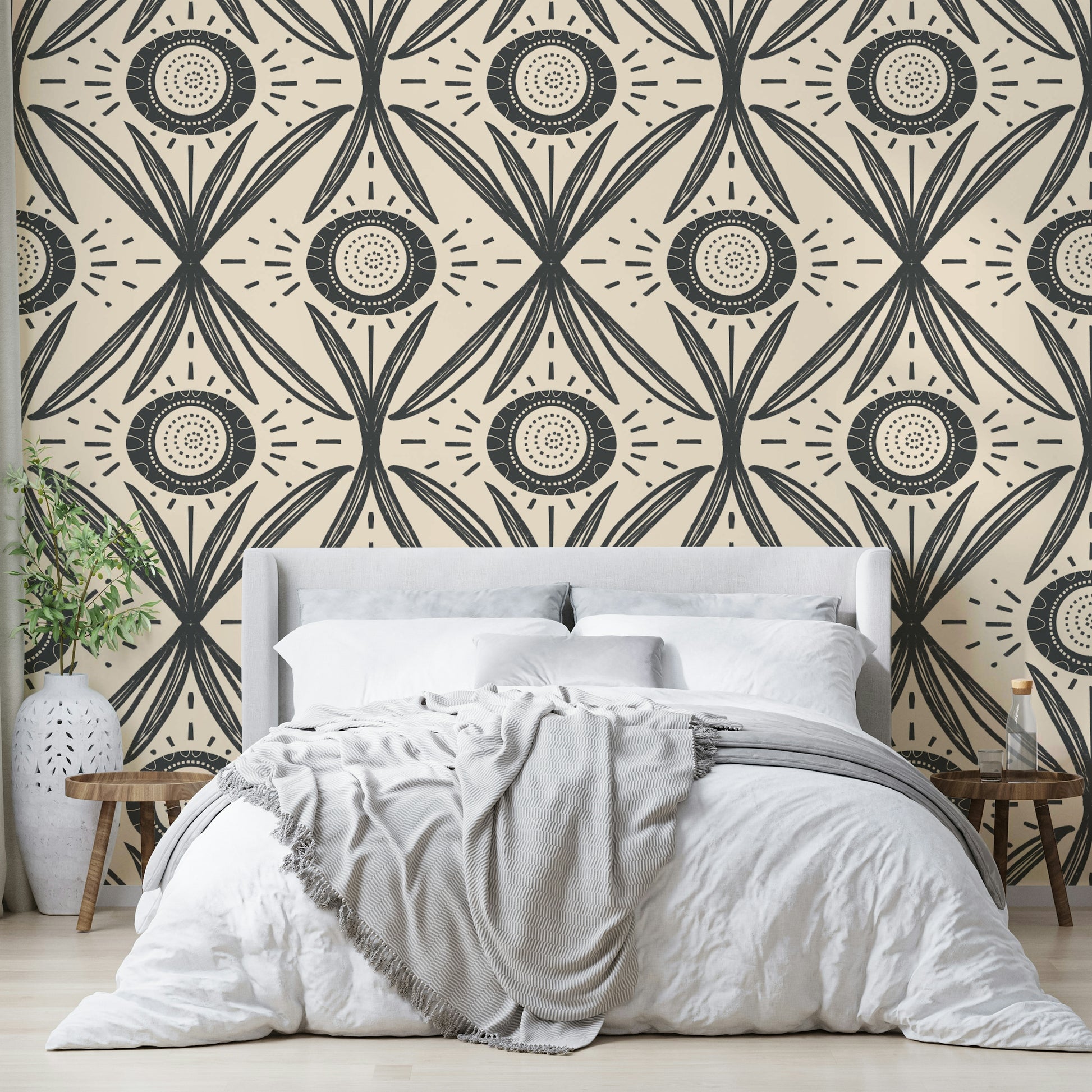 Retro floral wallpaper in bold contrast
