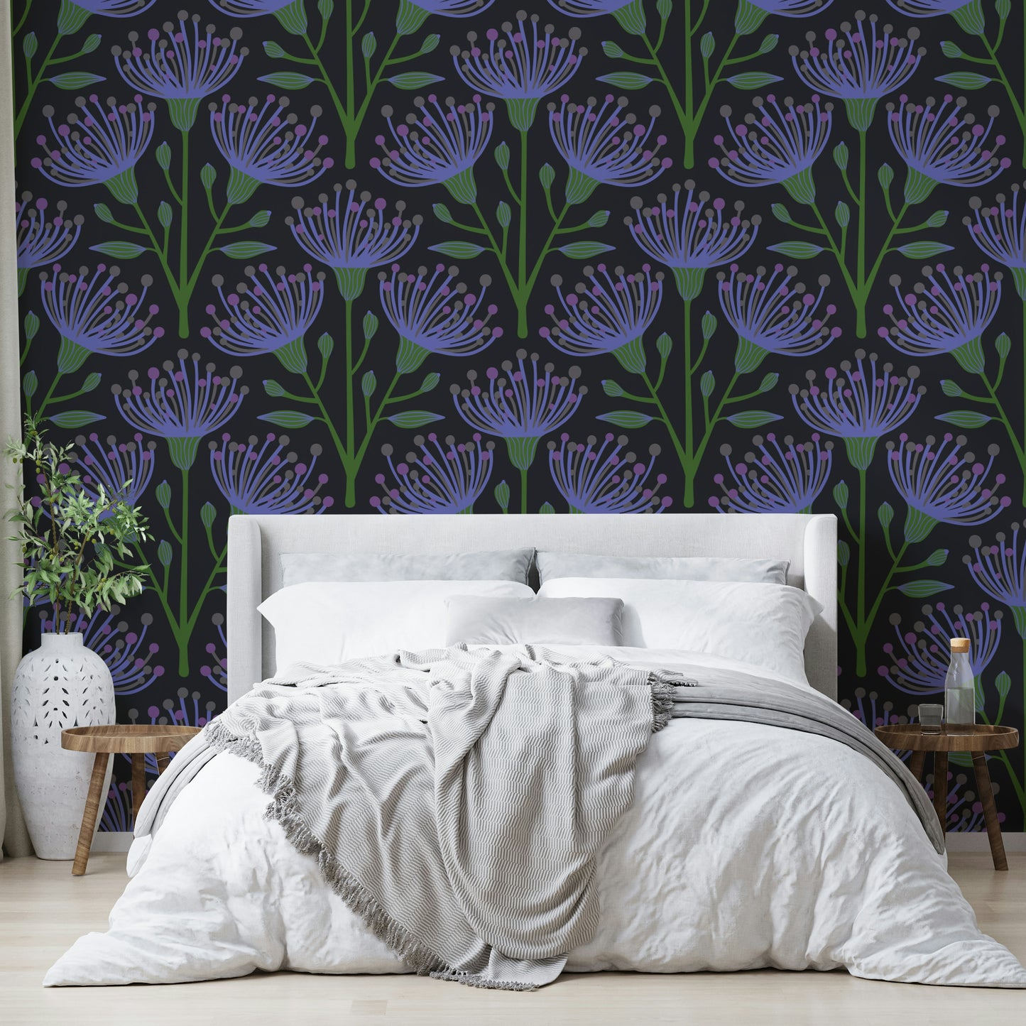 Floral pattern with contrast wallpaper
