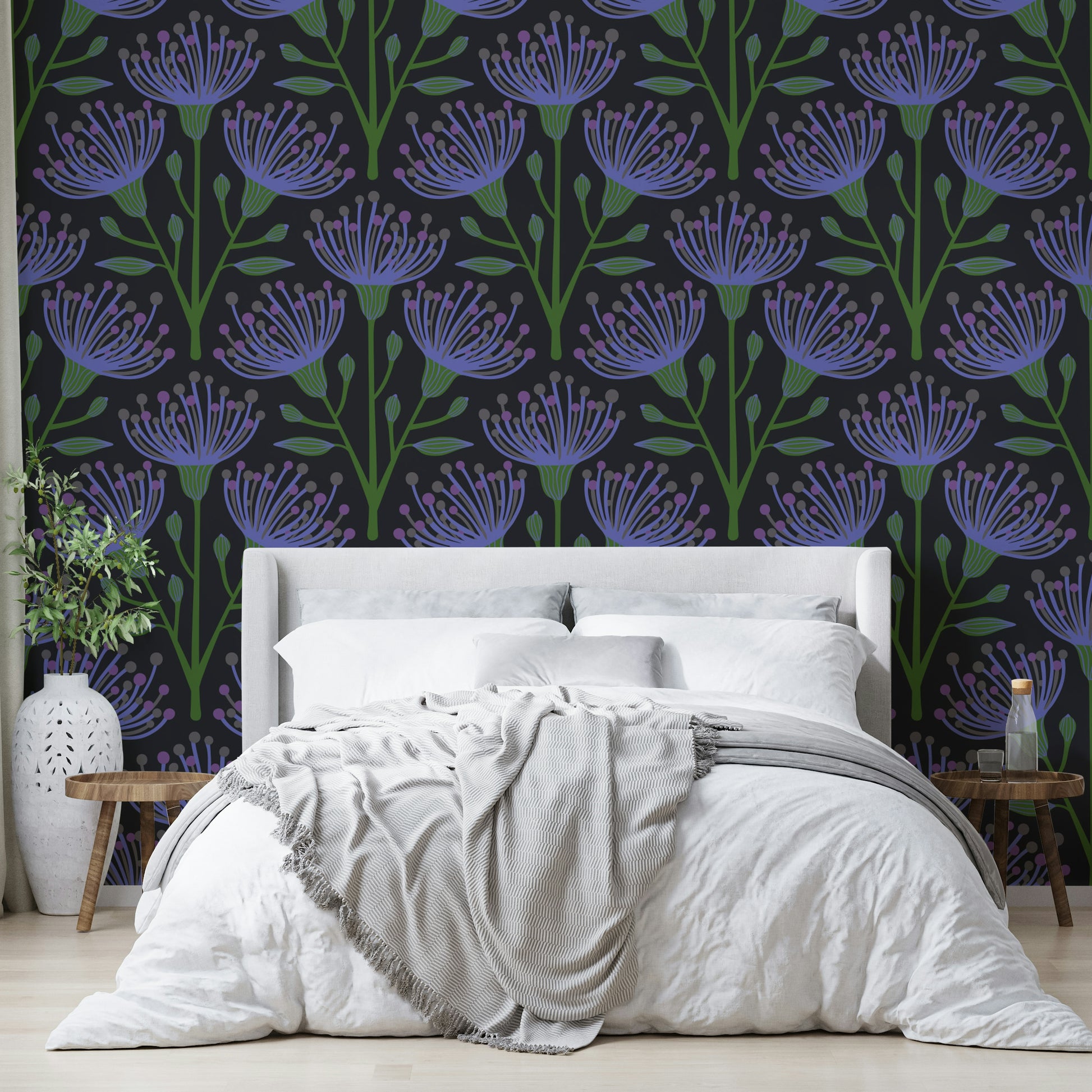 Floral pattern with contrast wallpaper
