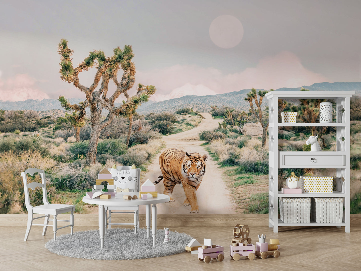 Wall decor evoking the spirit of the jungle.

