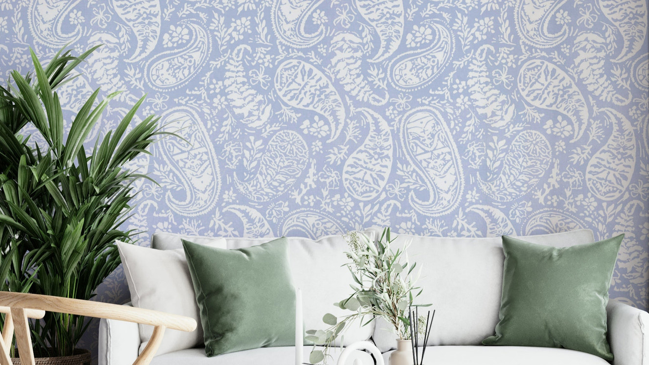 Gentle fluidity in pattern.

