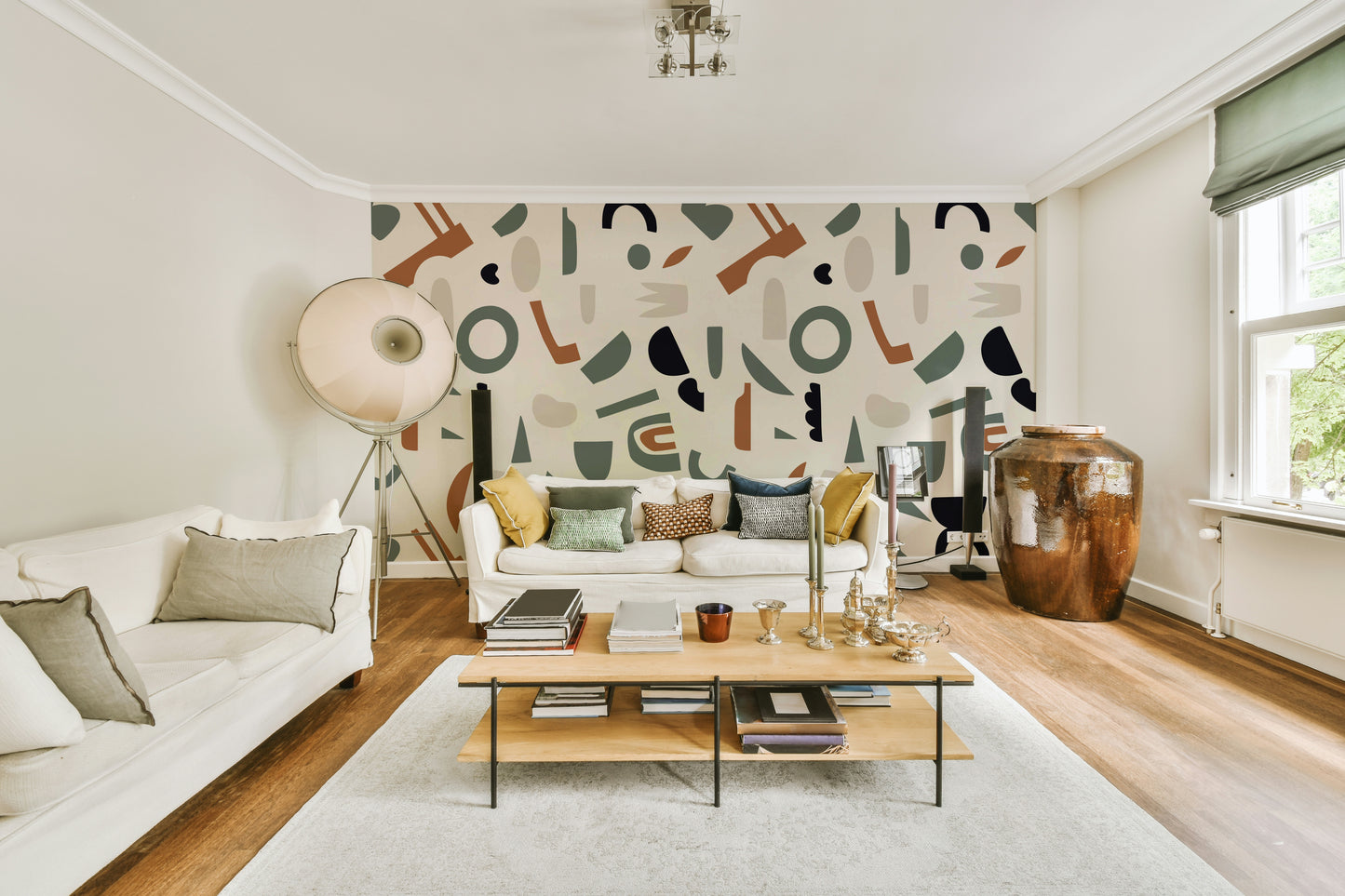 The composition is a harmonious, repeating pattern.

