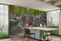 Quintessential Amsterdam tulip decor

