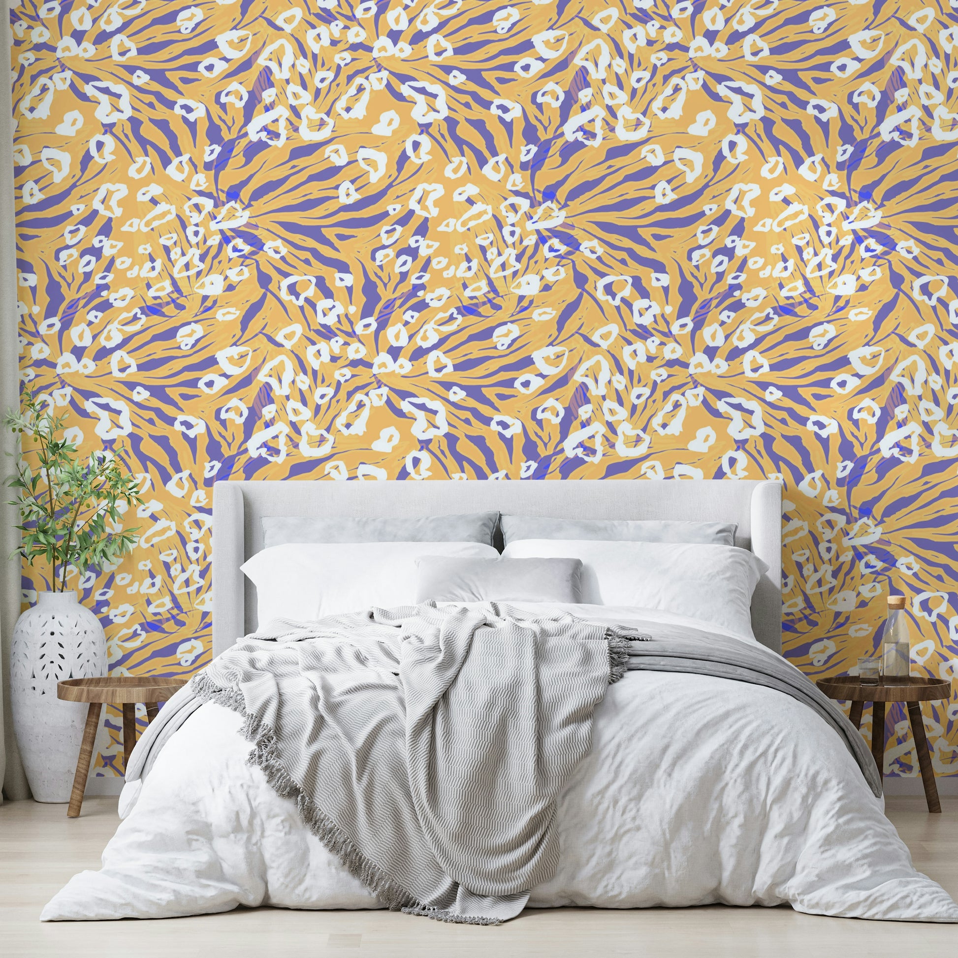 A classic animal print wallpaper for walls.

