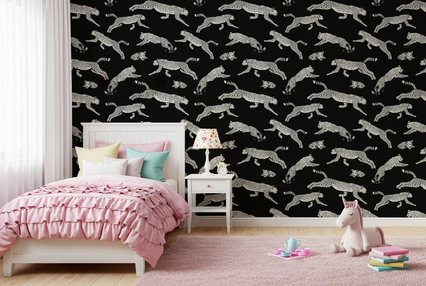 Monochrome Cheetah Motion Pattern Wallpaper⁠
