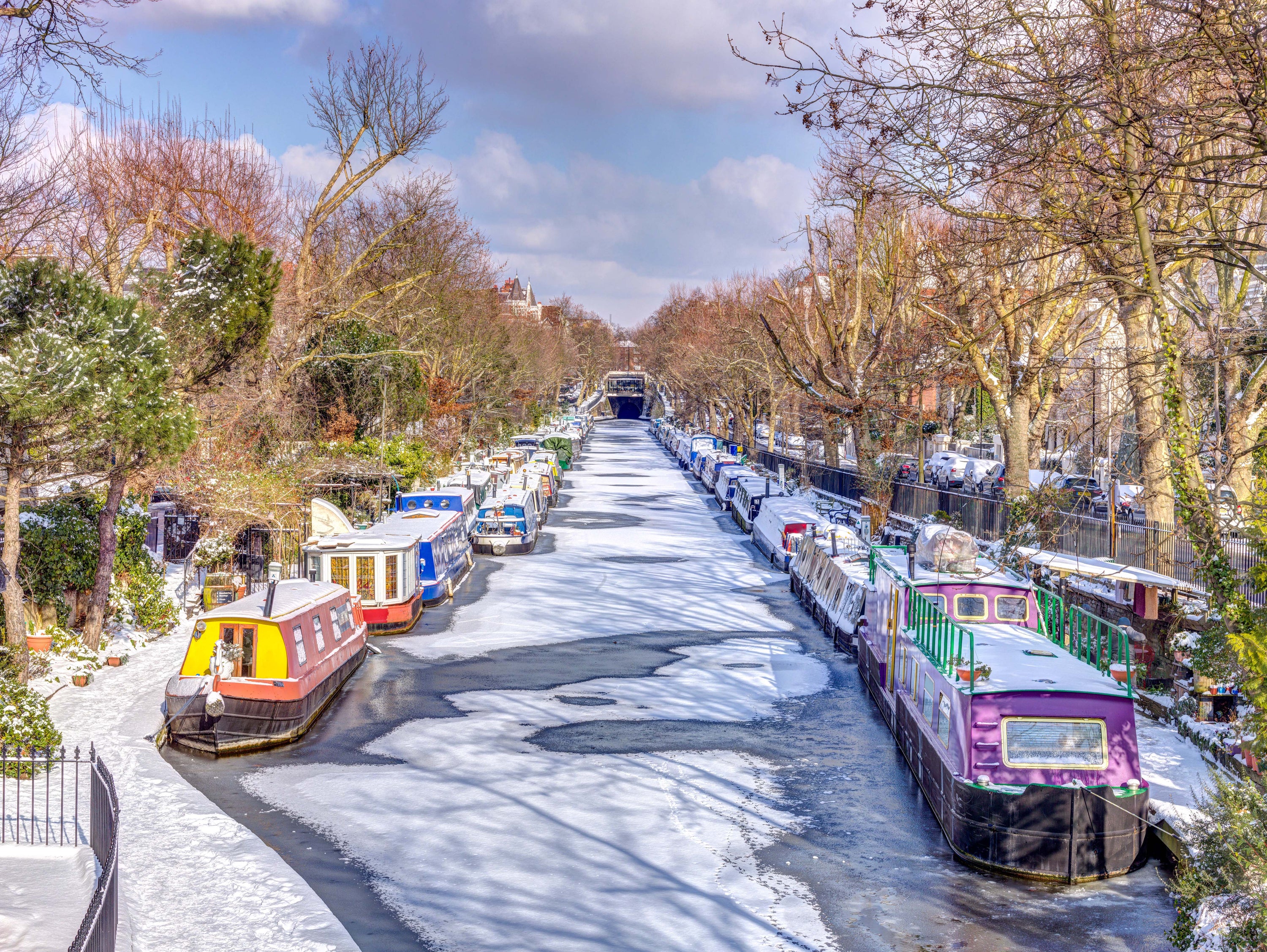London's Frosted Waterways Wall Mural in your room — zoomed