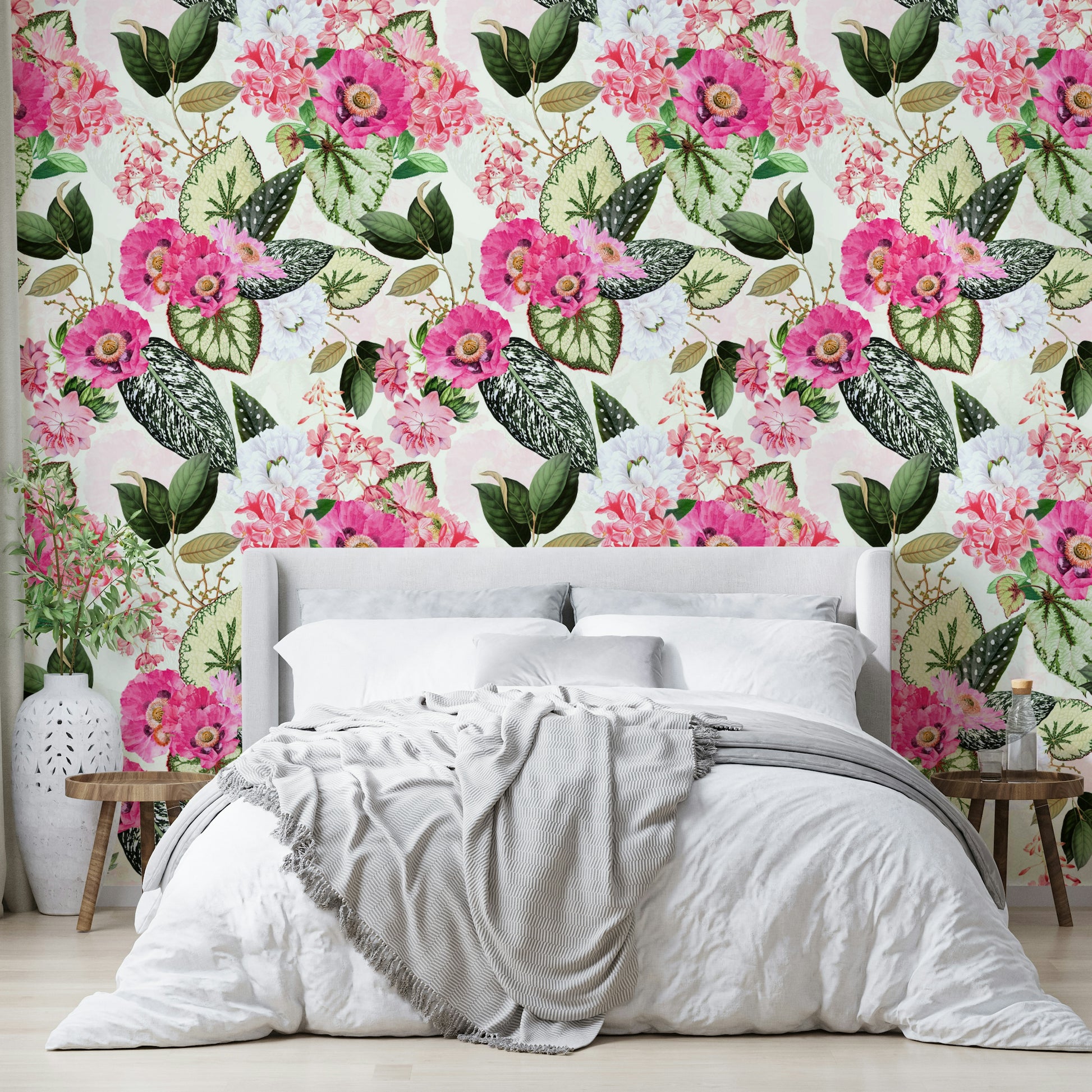 Intricate botanical design for a fresh and organic room feel

