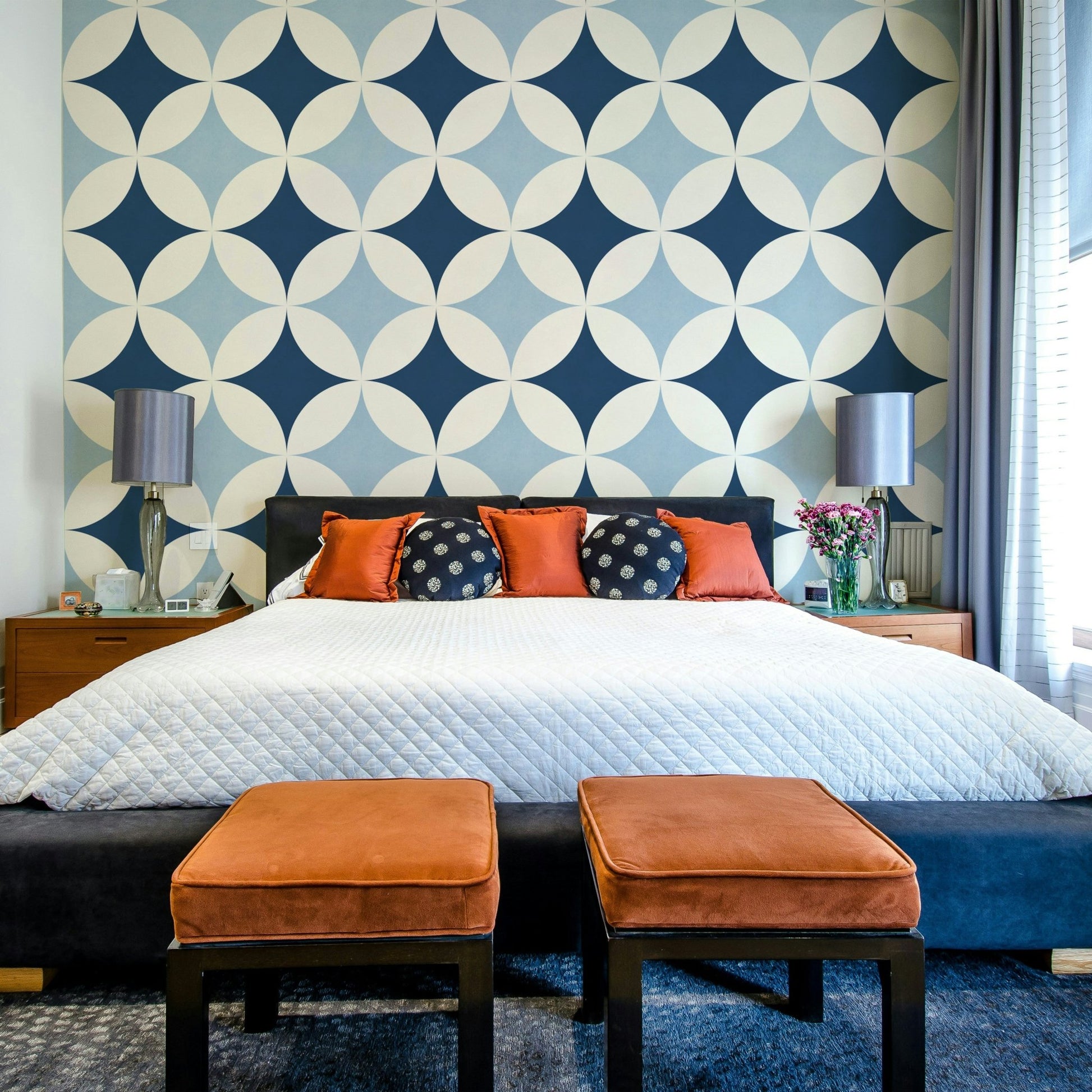 The mural gives a feeling of traditional tilework.

