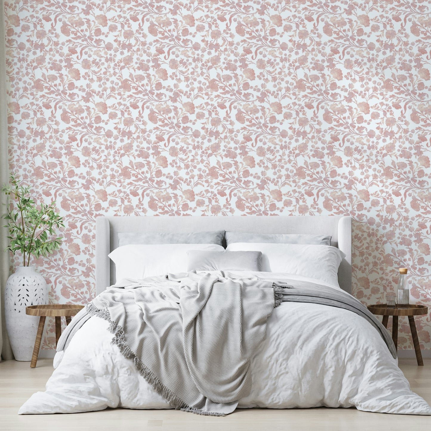 Classic rose pattern wallpaper in antique style

