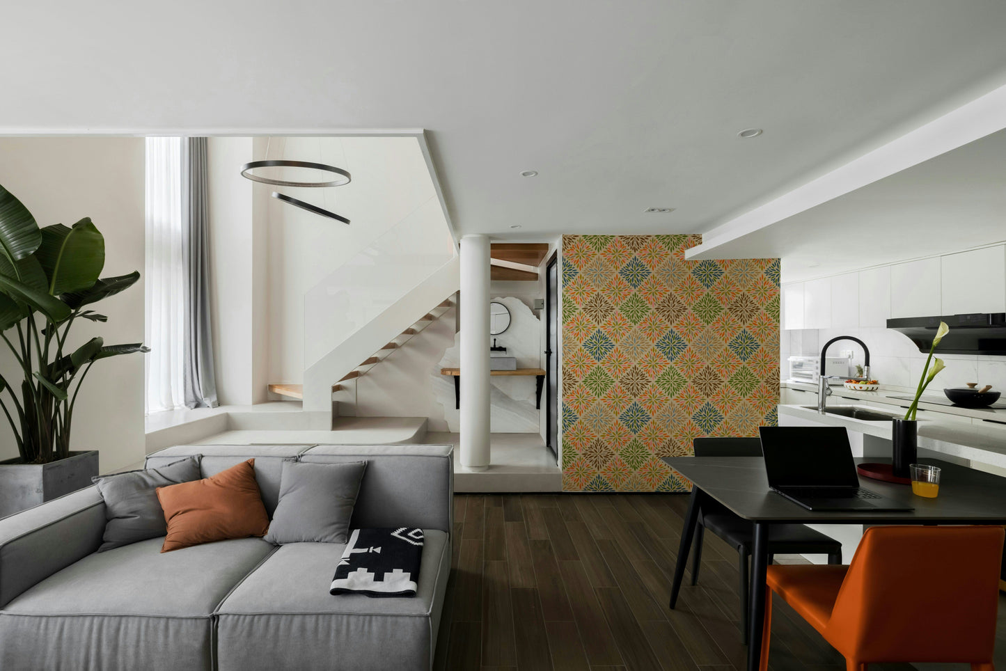 The design has a beautiful, elegant look.

