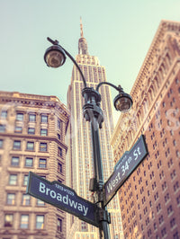 Empire State apex wallpaper focal point, sophisticated Manhattan sight.