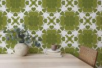 Nature-inspired green clover geometric wallpaper for serene interiors.
