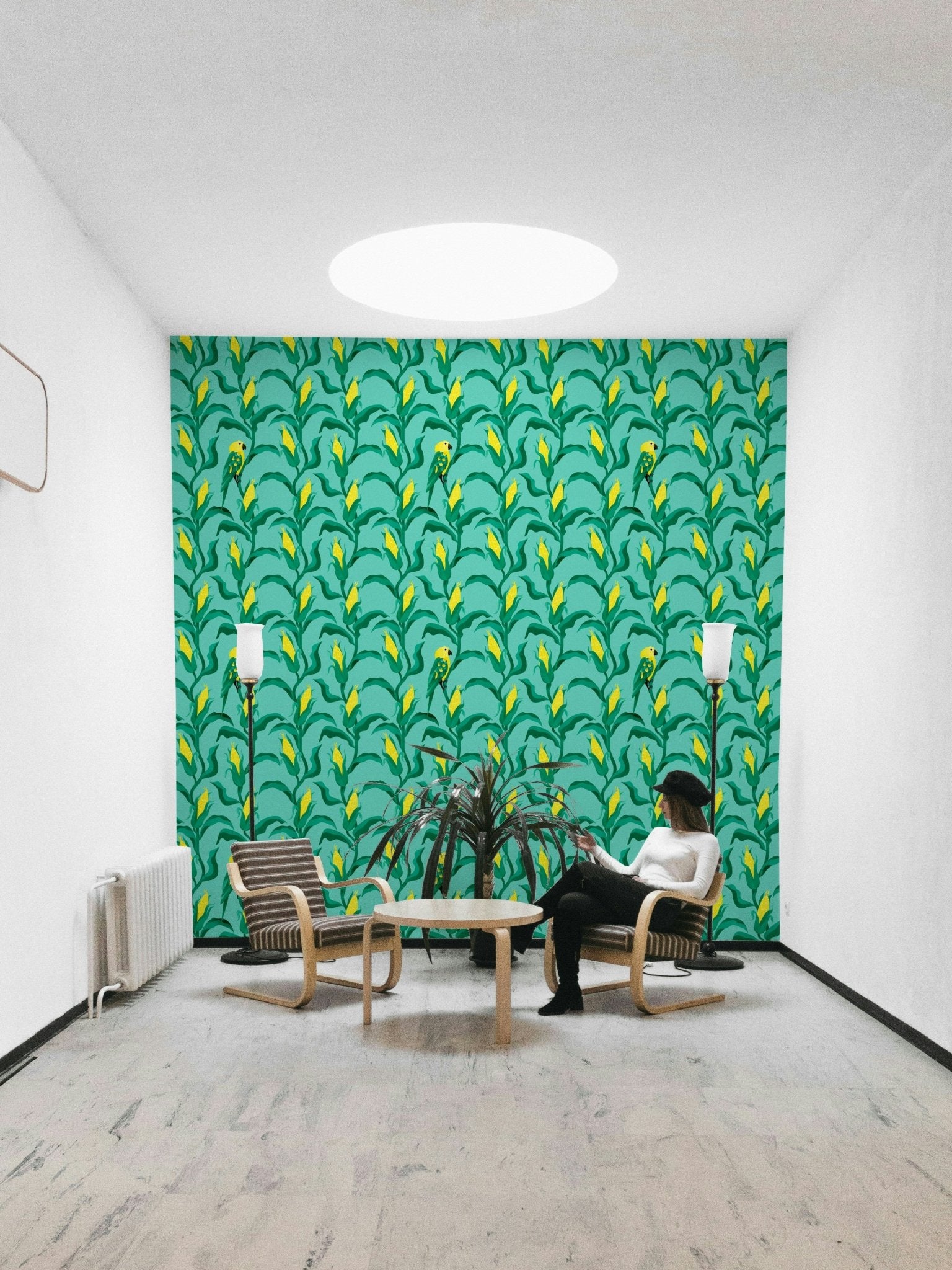 Lively parrot-themed wallpaper for walls

