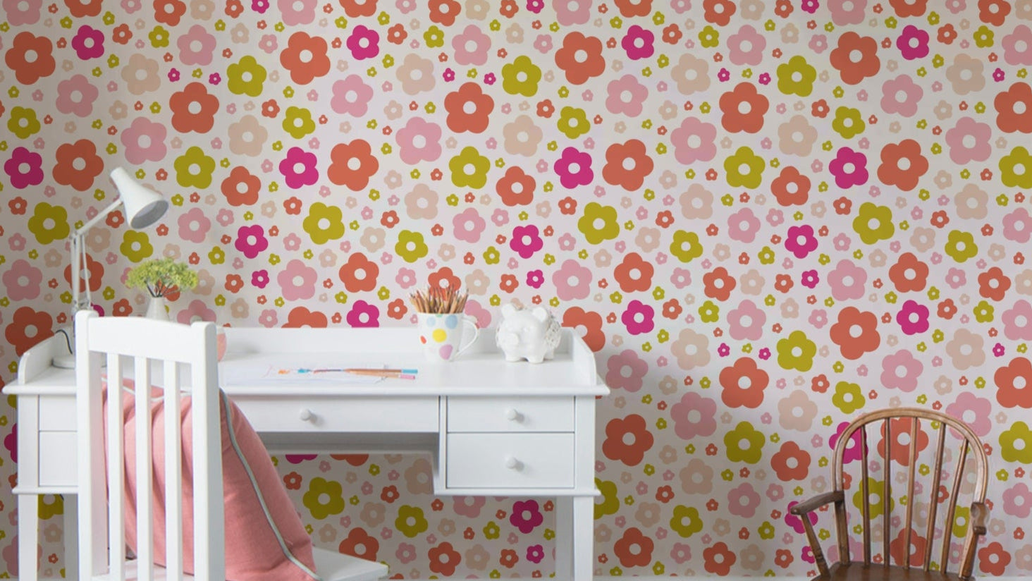 Happy daisies wallpaper with cheerful floral design

