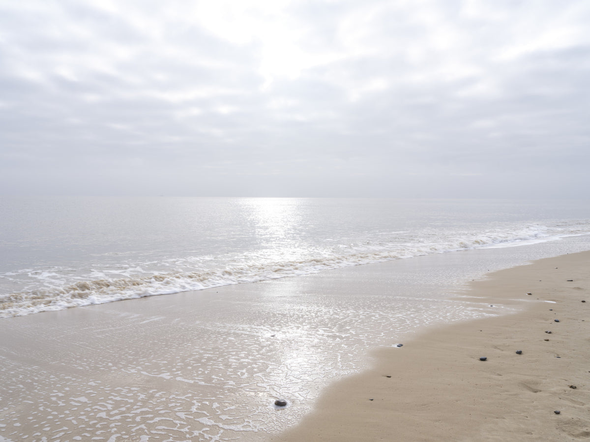 Gentle Waves Reflection Wall Mural in your room