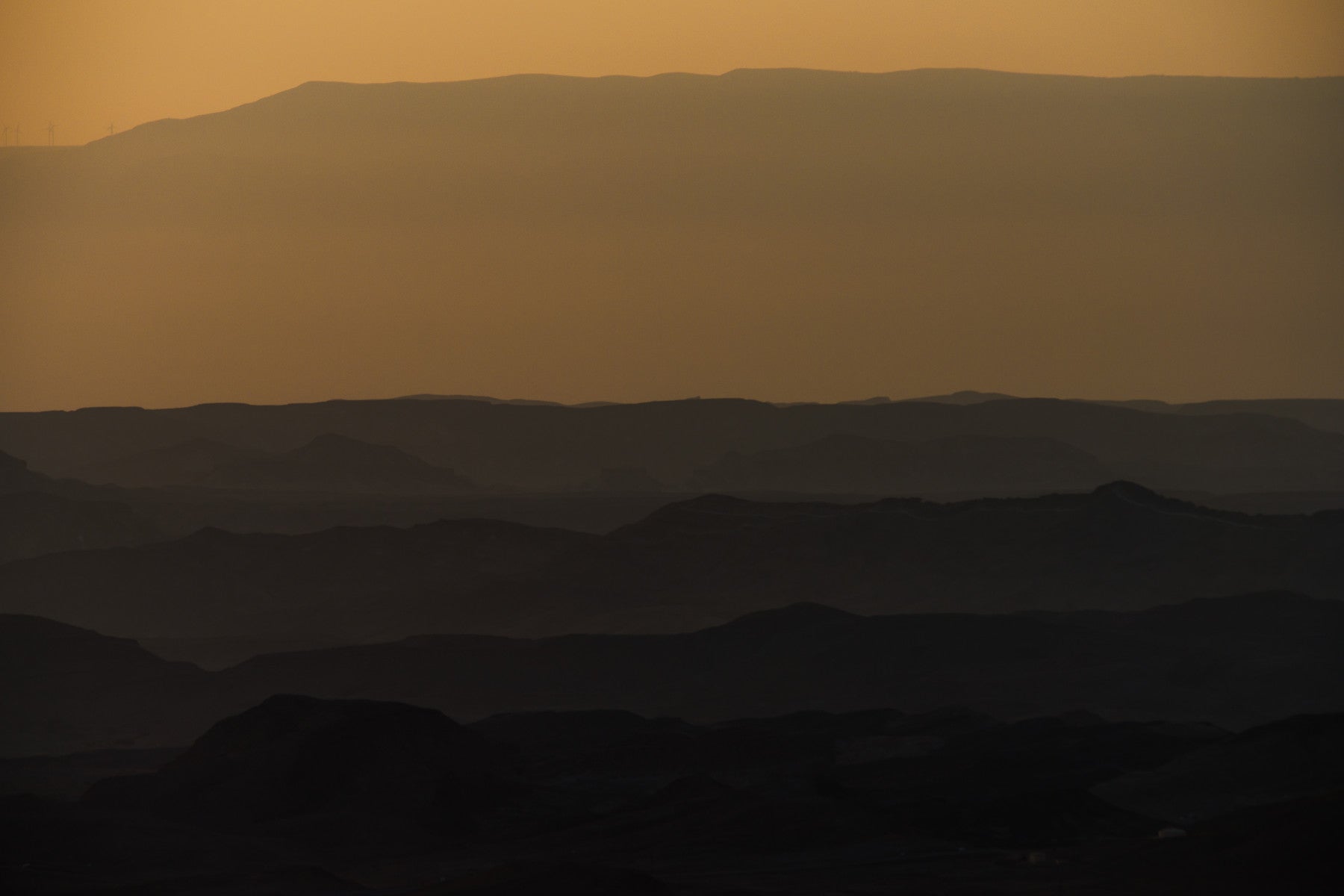 A classic desert scene wallpaper for walls.

