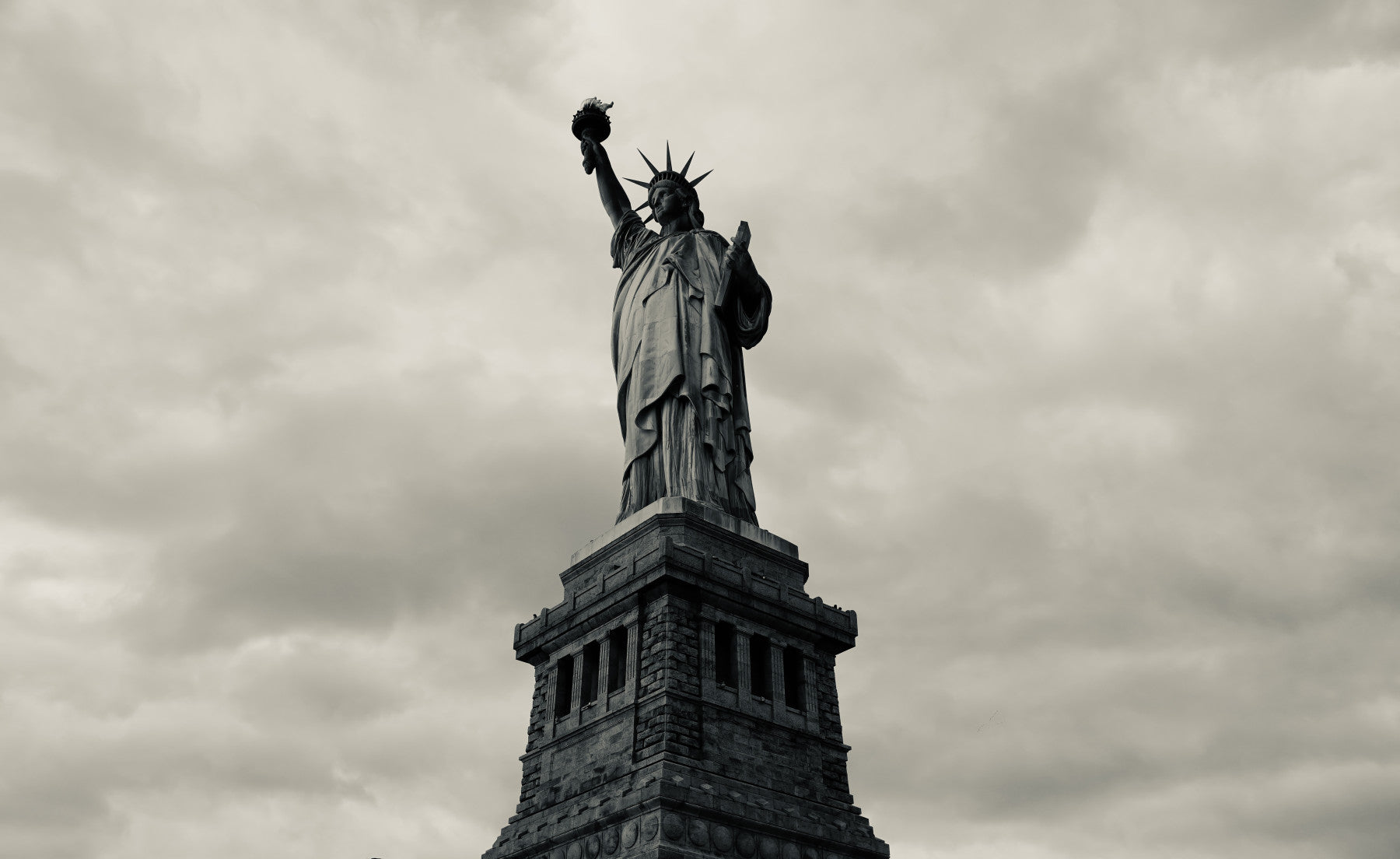 Liberty's Monochrome Gaze Wall Mural - 2313701