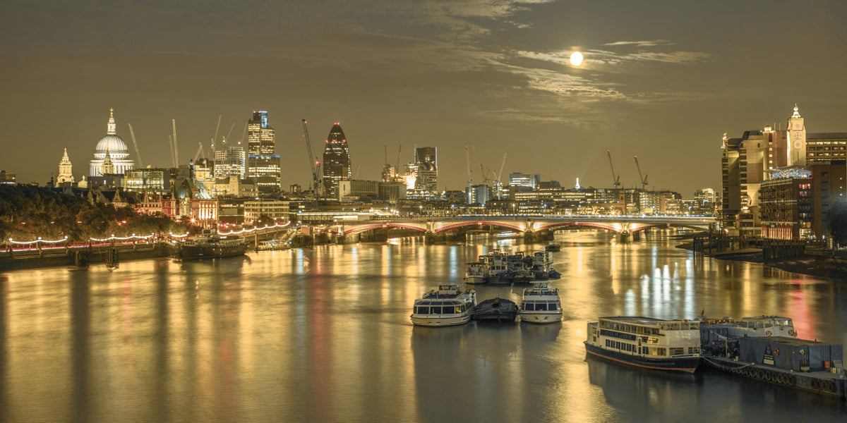 London Nights Wall Mural in your room — zoomed