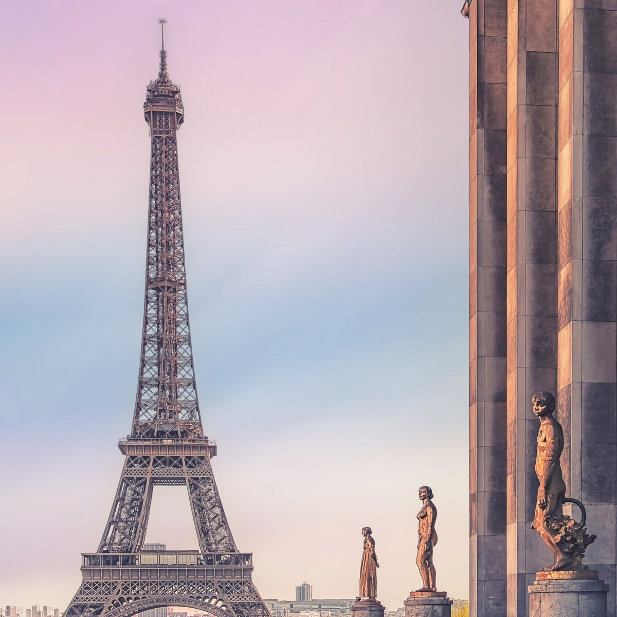 Tour Eiffel Sunset Wall Mural in your room