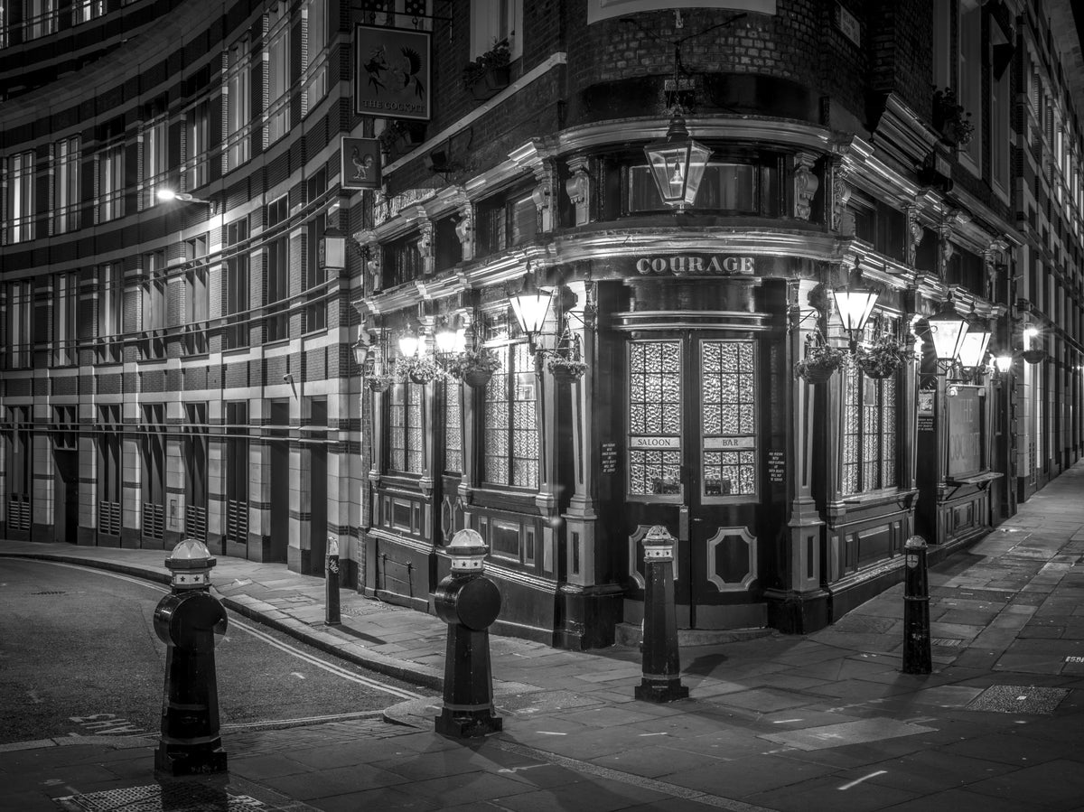 London's Corner Glow Wall Mural in your room — zoomed