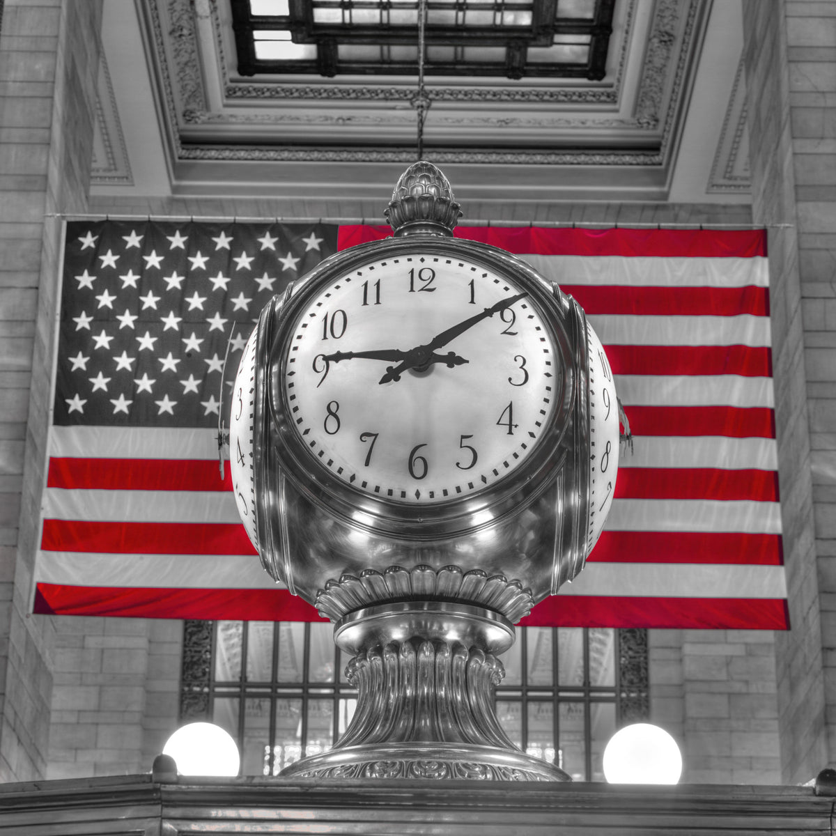 Iconic Grand Terminal Timepiece Wall Mural