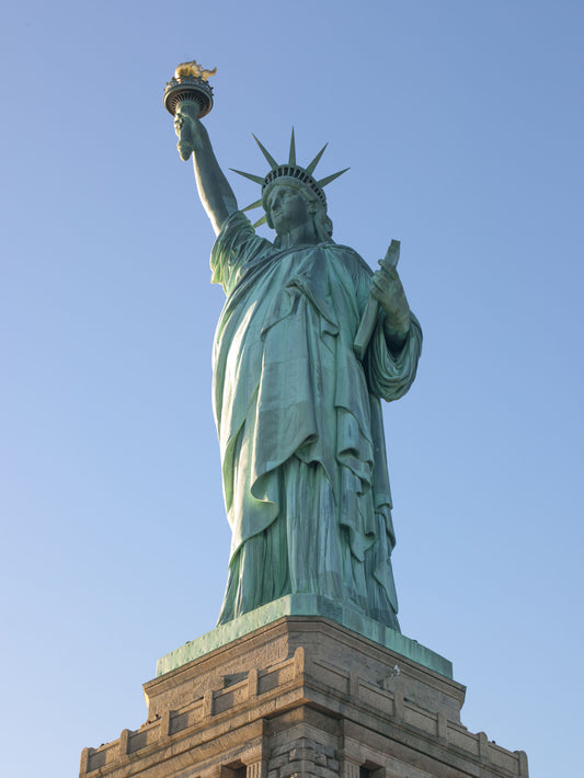 Iconic Lady Liberty Statue Wall Mural