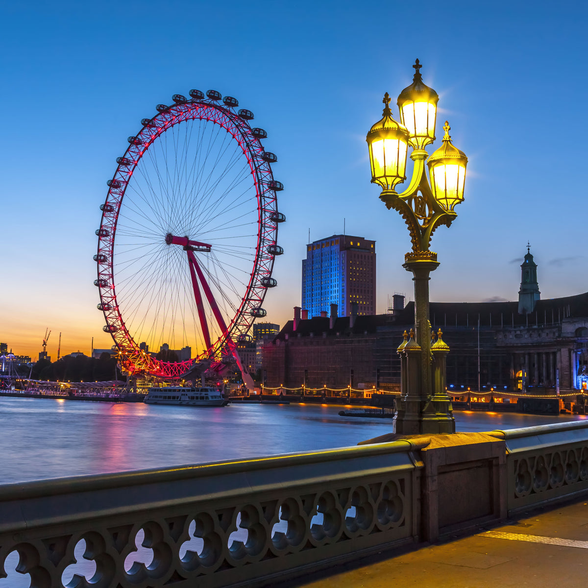 London Eye Twilight Vista Wall Mural in your room — zoomed