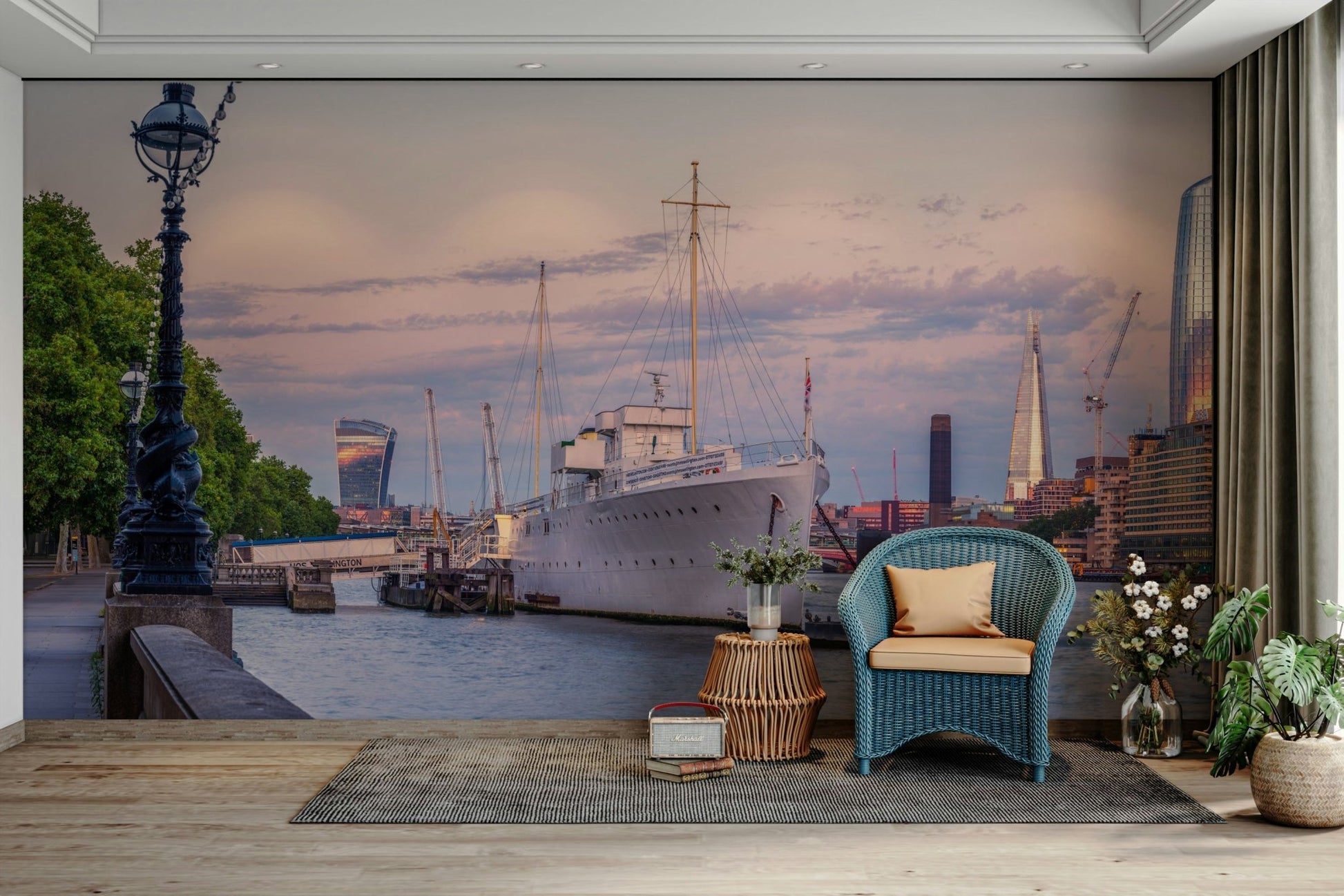 Mural wallpaper of London skyline

