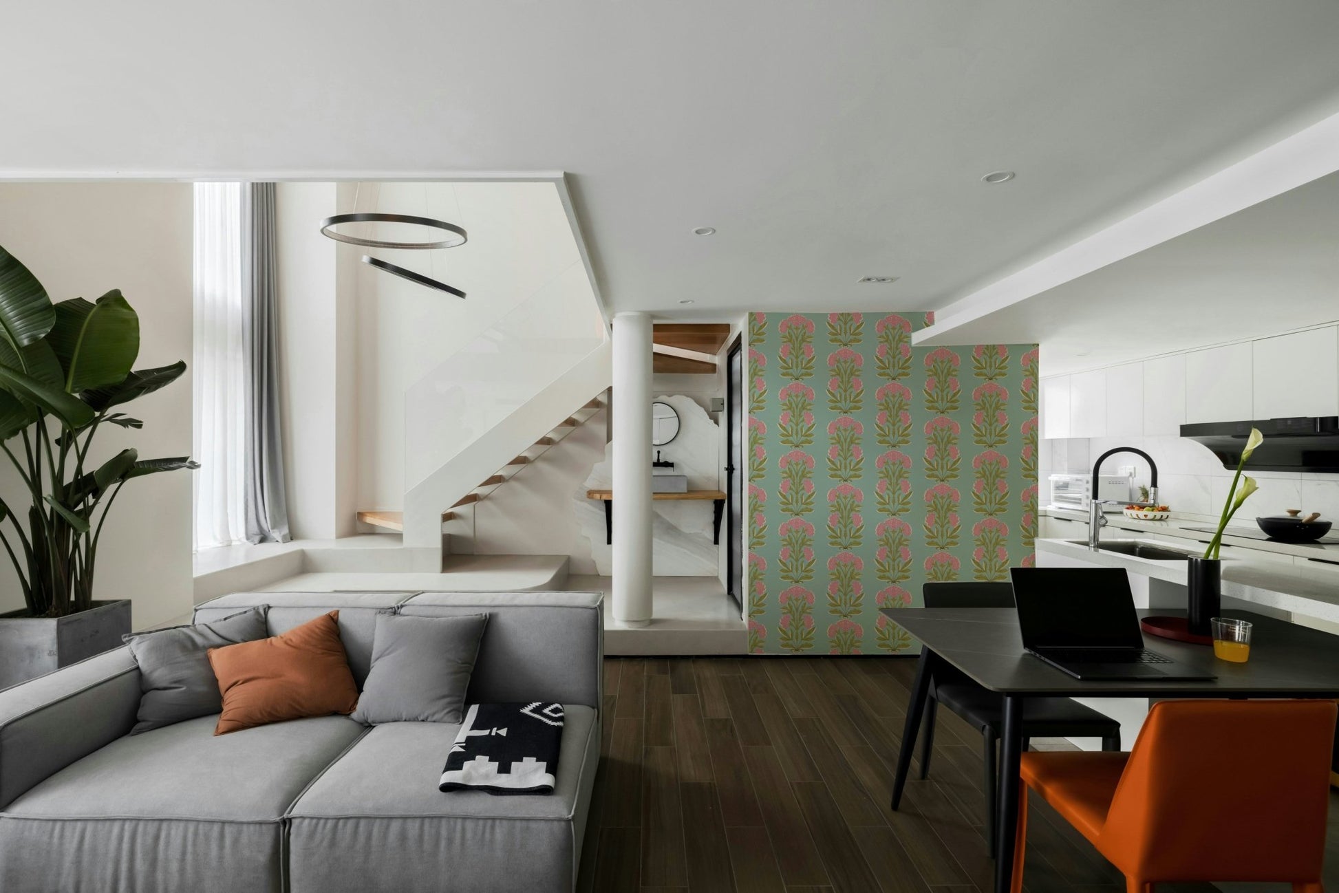 The composition is a symmetrical and repeating pattern.

