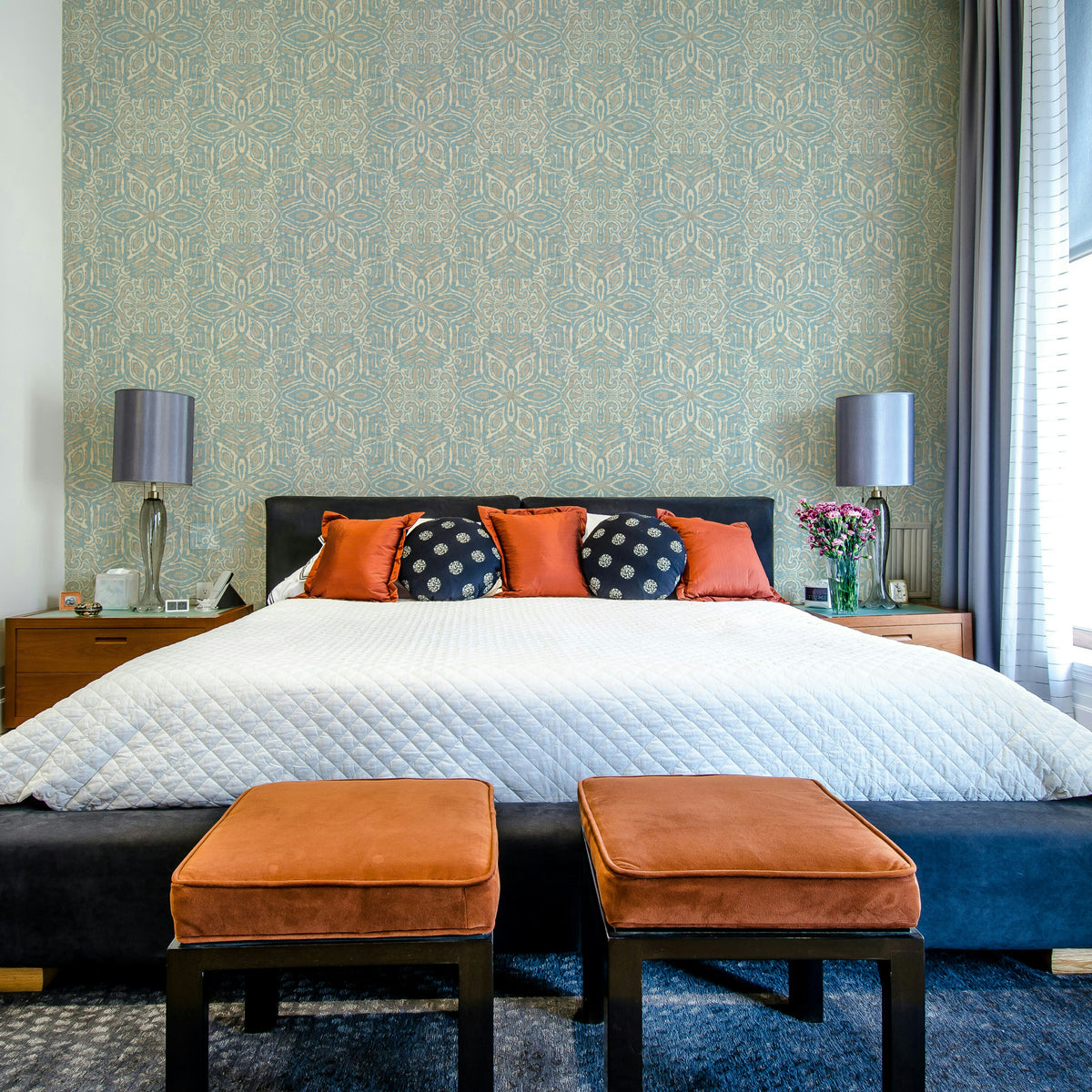 Blue and white geometric wallpaper

