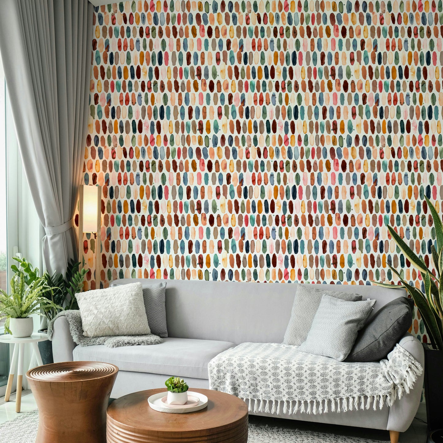 Neutral wallpaper with a soft copper and brown pattern.

