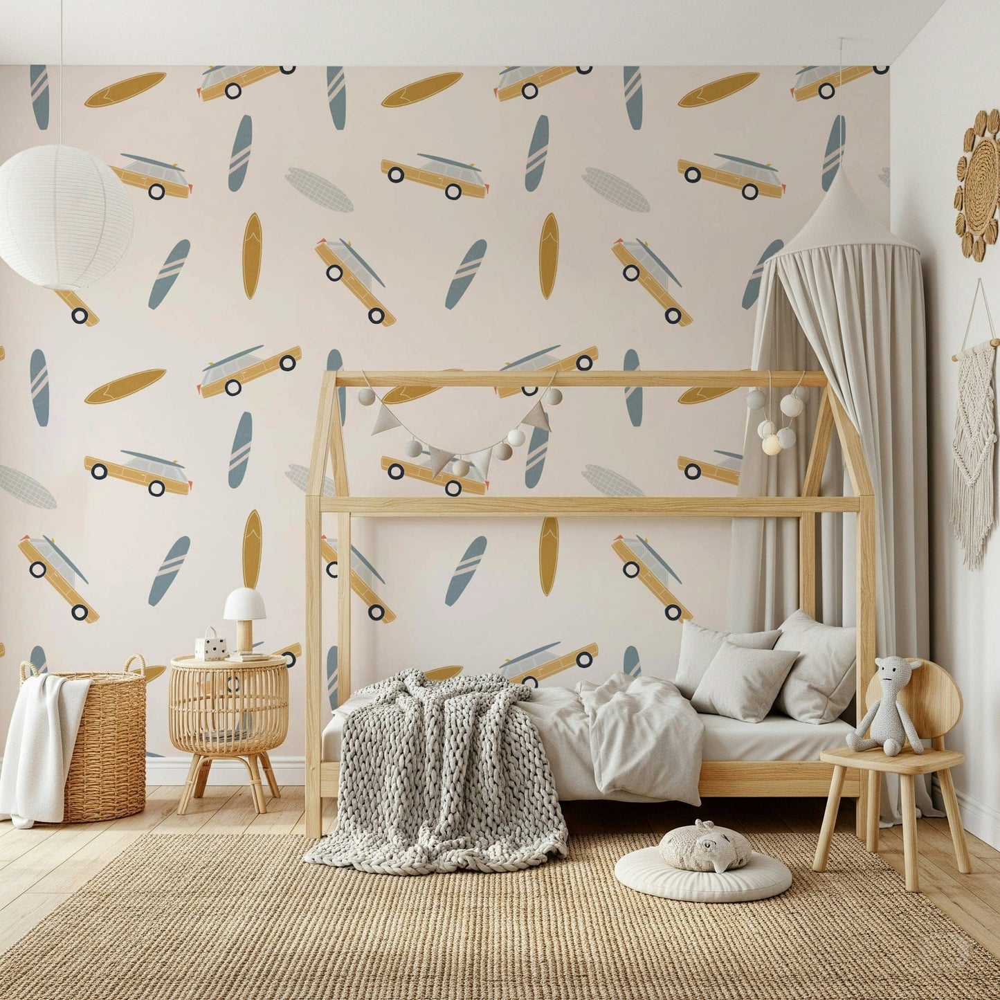 Retro vans with surfboards paired with surfboard icons forming a relaxed coastal wallpaper.